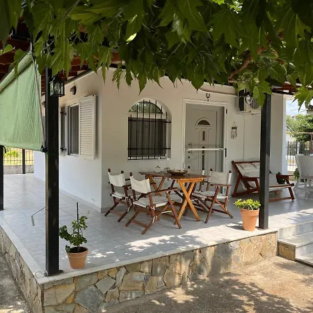 G&S Beach House Flogita Exterior foto